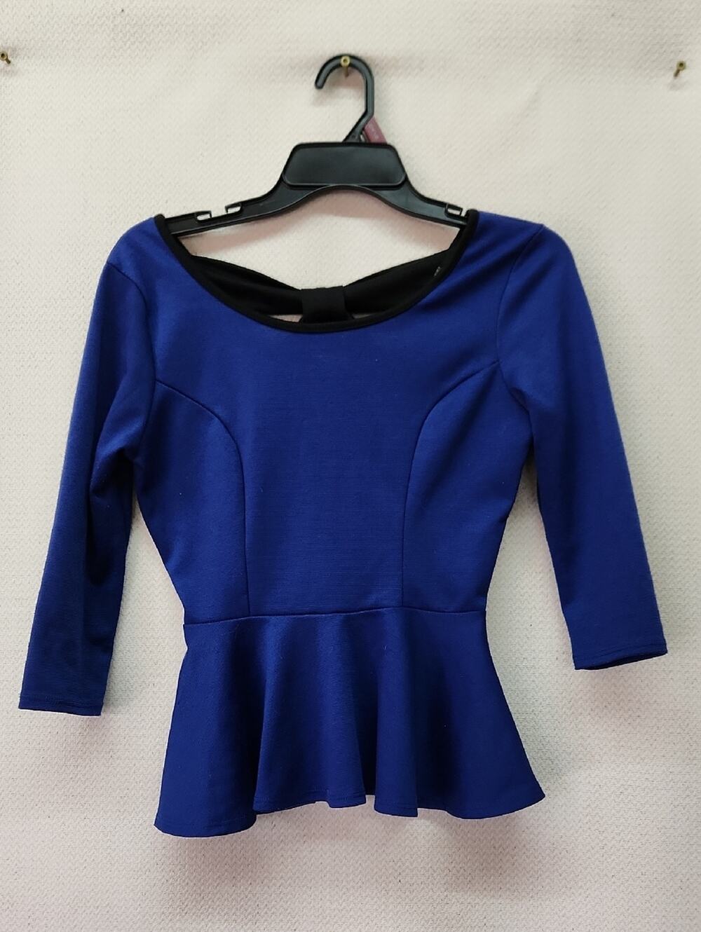 🚨2/$25 or 5/$50🚨Bella D. Royal Blue Peplum Top with Scoop Neck
